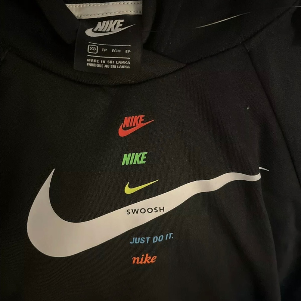 Nike swoosh black hooded sweatshirt women’s size XS perfect condition